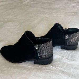 Very Volatile Greyson ankle bootie